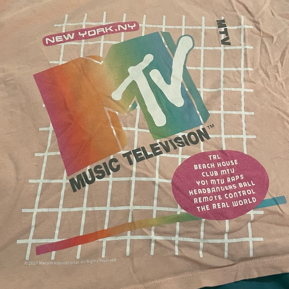 MTV Graphic T-Shirt / Crop Top
